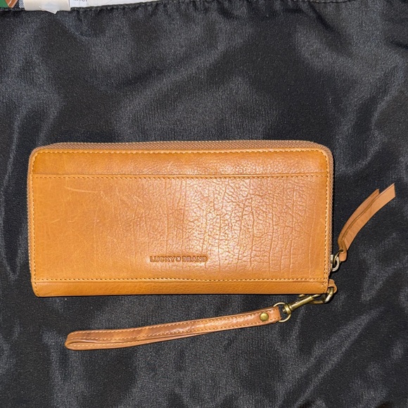 Lucky Brand Handbags - Lucky Brand Brown Leather Wristlet Wallet